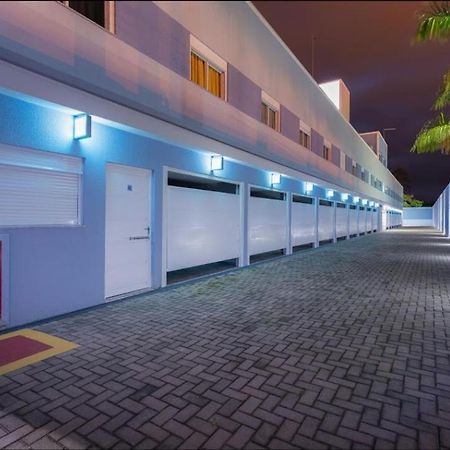 רג'יסטרו Azure Motel (Adults Only) מראה חיצוני תמונה