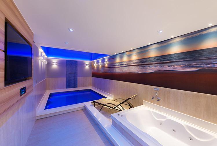 רג'יסטרו Azure Motel (Adults Only) מראה חיצוני תמונה