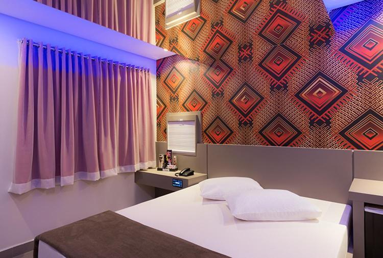 רג'יסטרו Azure Motel (Adults Only) מראה חיצוני תמונה
