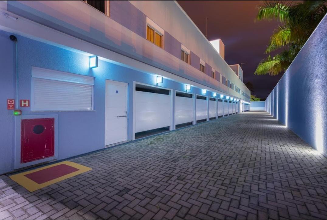 רג'יסטרו Azure Motel (Adults Only) מראה חיצוני תמונה